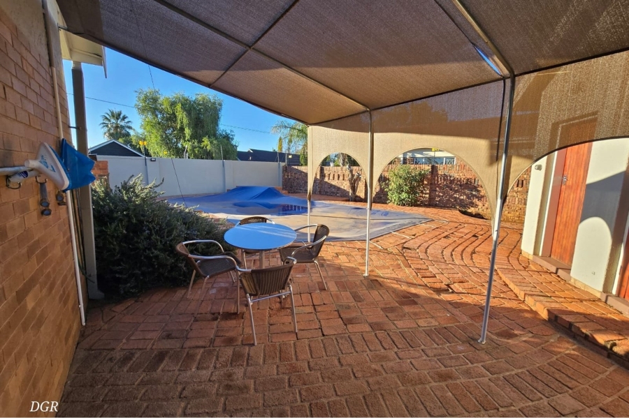 4 Bedroom Property for Sale in Hillcrest Northern Cape